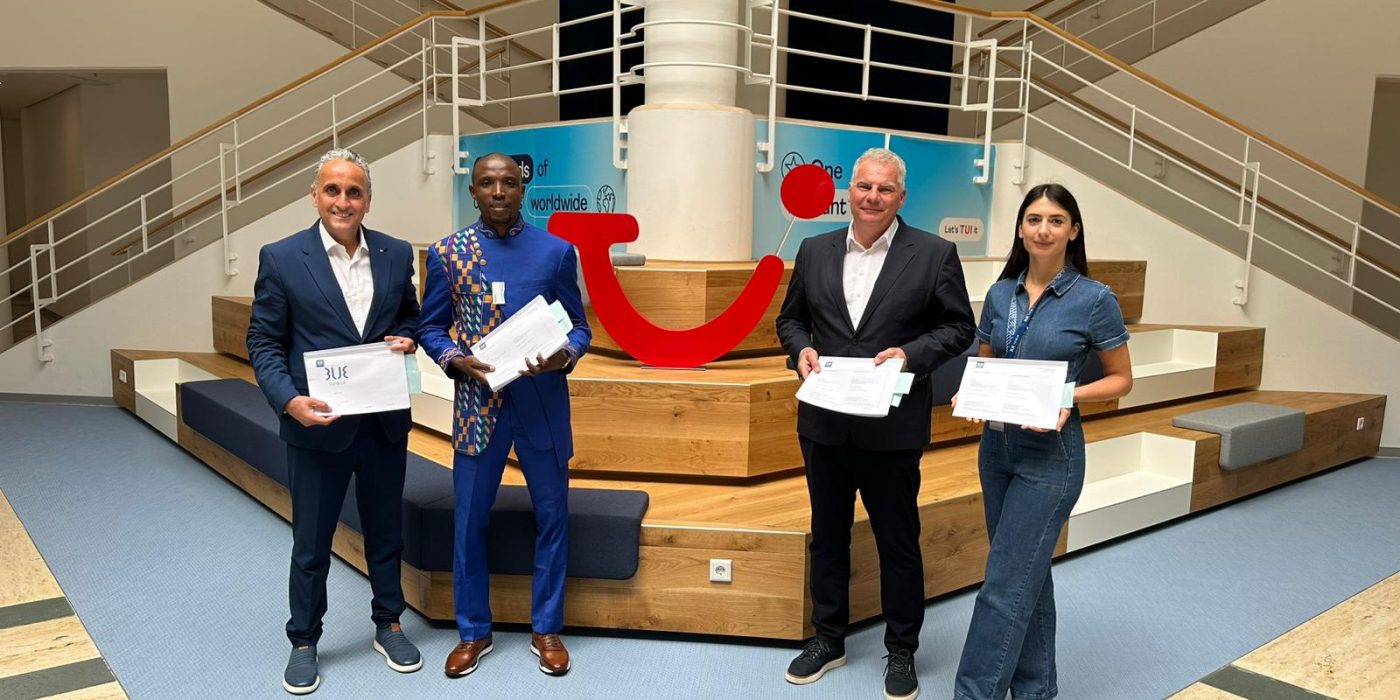 Signature du contrat de gestion hôtelière entre DYVA GROUP et TUI BLUE